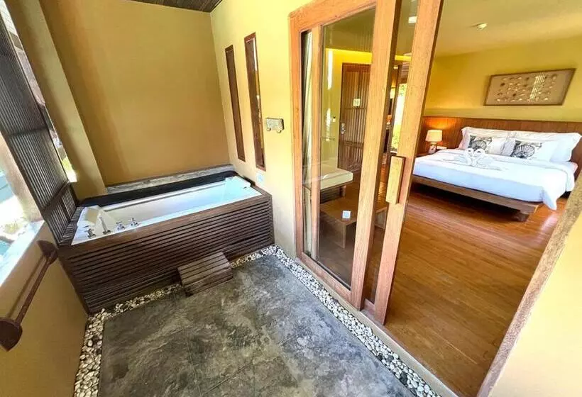 اتاق لوکس, Deva Beach Resort Samui