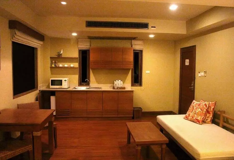 سوییت خانوادگی, Deva Beach Resort Samui