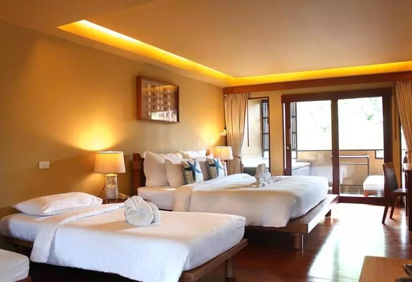 سوییت خانوادگی, Deva Beach Resort Samui