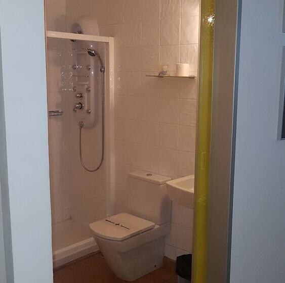 اتاق استاندارد یک نفره, Y Apartamentos Doña Lola