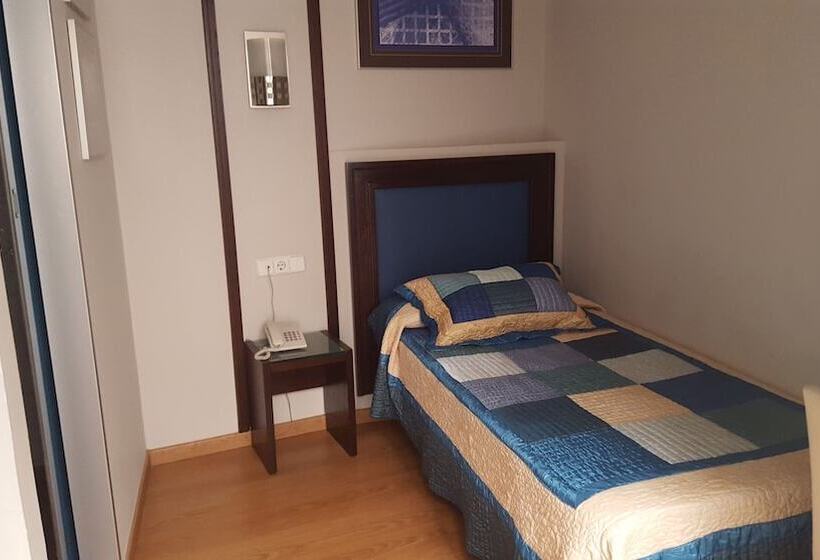 اتاق استاندارد یک نفره, Y Apartamentos Doña Lola