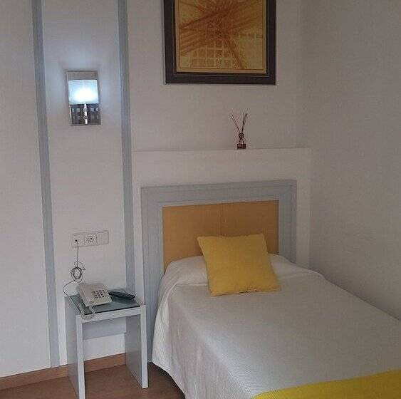 اتاق استاندارد یک نفره, Y Apartamentos Doña Lola