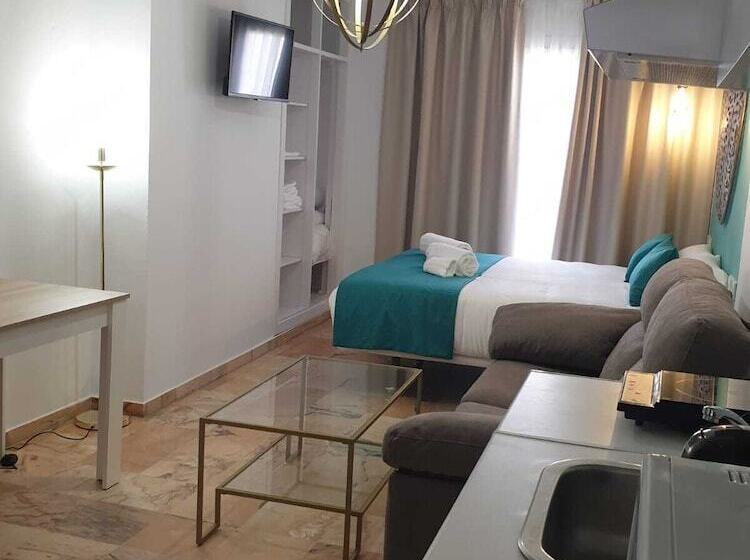 استودیوی استاندارد, Y Apartamentos Doña Lola
