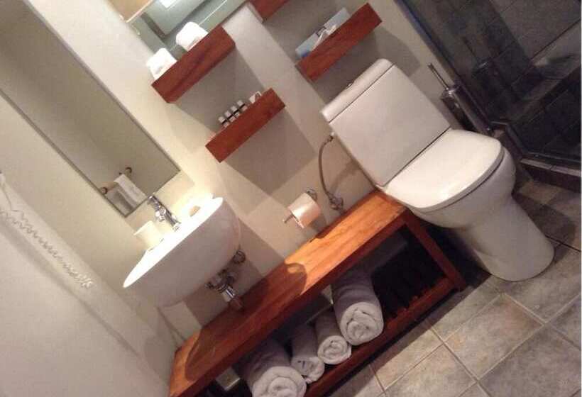 اتاق اجرایی با چشم‌انداز دریا, Emelisse Nature Resort