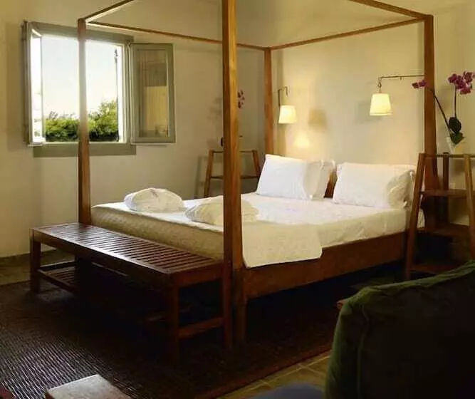 اتاق اجرایی با چشم‌انداز دریا, Emelisse Nature Resort
