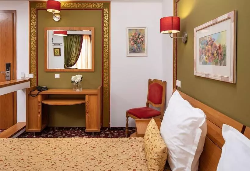 اتاق استاندارد با بالکن, Grand