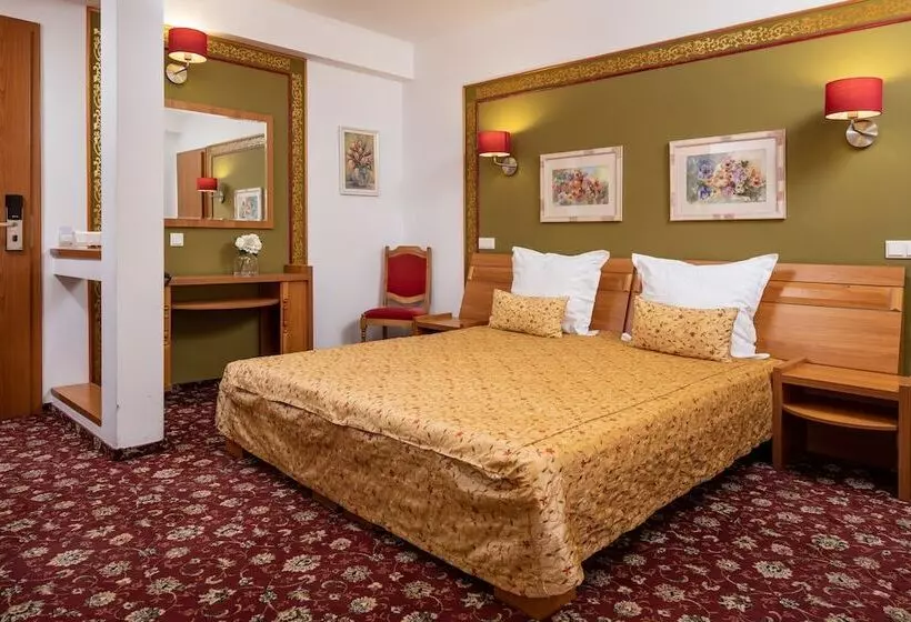 اتاق استاندارد با بالکن, Grand