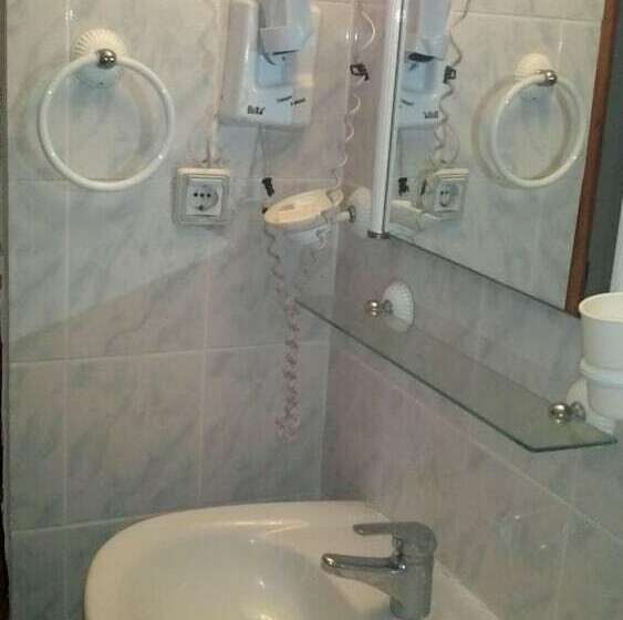 اتاق استاندارد یک نفره, Koray