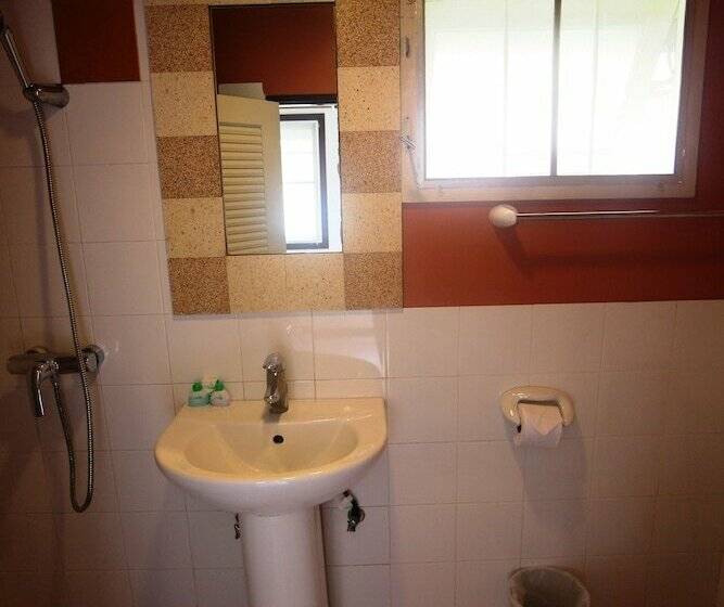 بنجلو قياسى, P.p. Casita   Adult Only