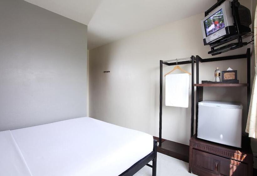 اتاق لوکس یک تخته, Rambuttri Village Plaza