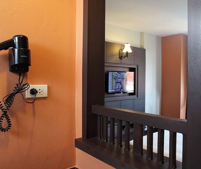 اتاق پرمیوم, Rambuttri Village Plaza