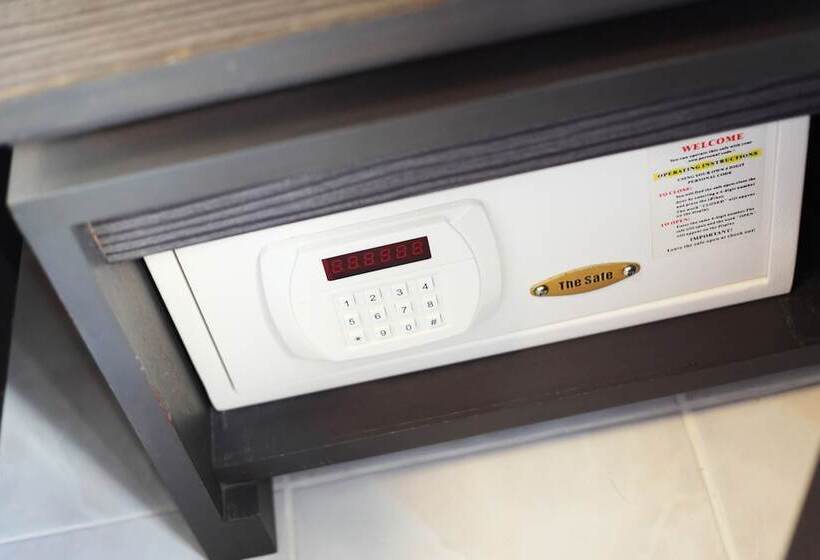 اتاق استاندارد یک نفره, Rambuttri Village Plaza