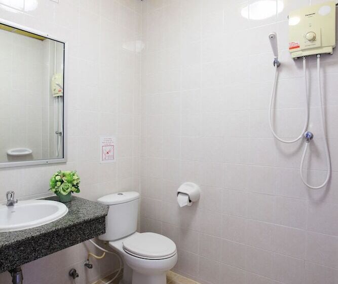 اتاق استاندارد, Rambuttri Village Plaza