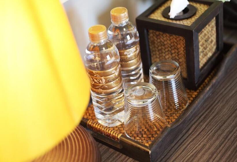 اتاق استاندارد, Rambuttri Village Plaza