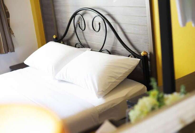 اتاق استاندارد, Rambuttri Village Plaza