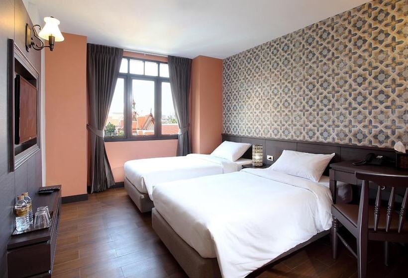 اتاق پرمیوم, Rambuttri Village Plaza