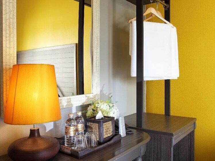 اتاق استاندارد, Rambuttri Village Plaza