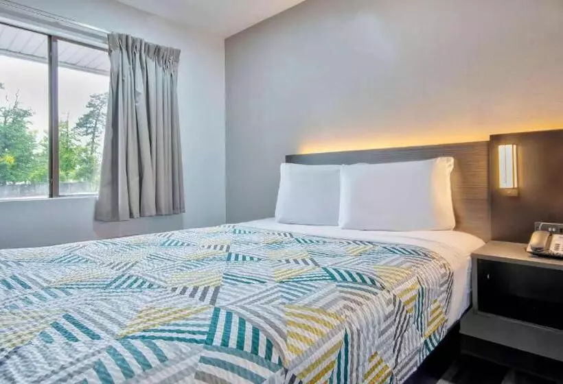 キングサイズベッドのデラックスルーム, Motel 6 Texarkana, Tx