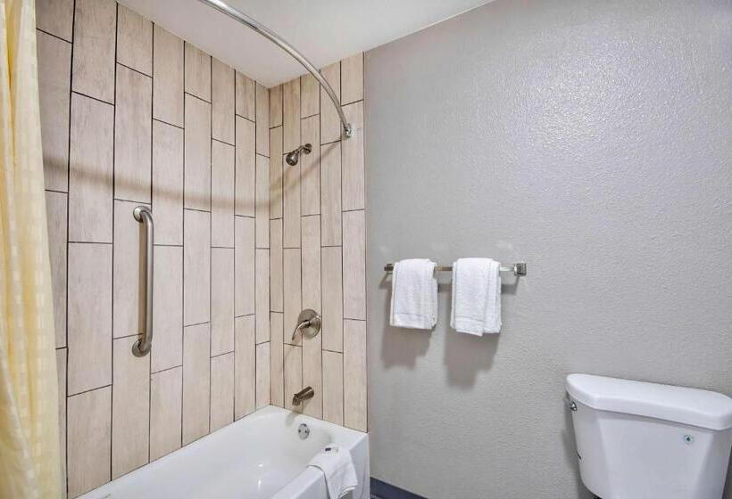 Четырехместный Номер Deluxe, Motel 6 Texarkana, Tx