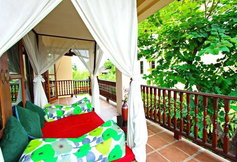 Люкс с гидромассажем, Shewe Wana Suite Resort