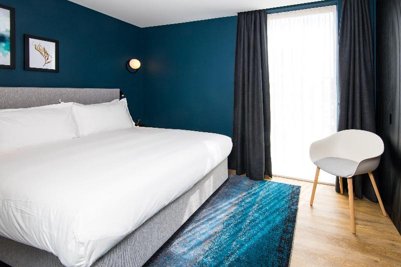带大床的标准工作室, Staybridge Suites   Cardiff, An Ihg