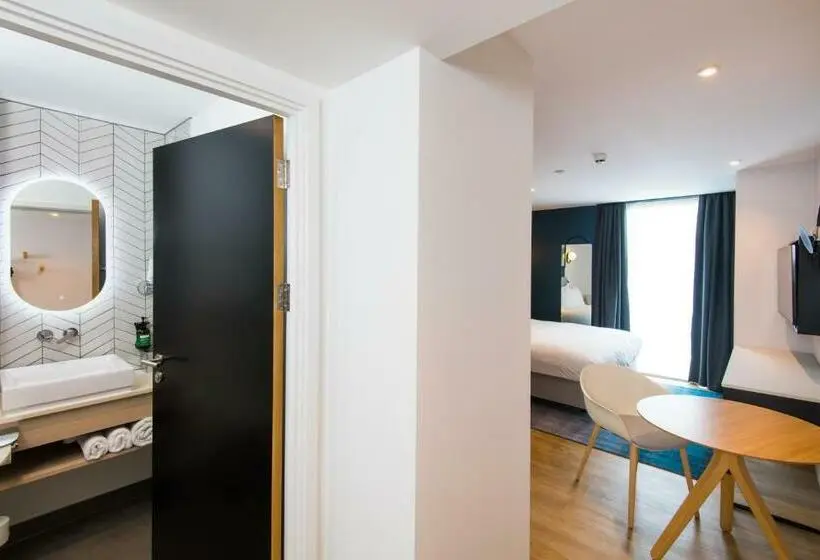 キングサイドベッドのスタンダードワンルーム, Staybridge Suites   Cardiff, An Ihg