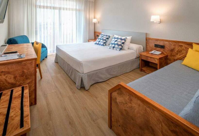 Quarto Triplo Standart, Ponient Dorada Palace by Portaventura World