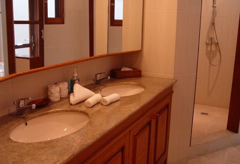 וילת 3 חדרי שינה עם בריכה, Bali Emerald Villas