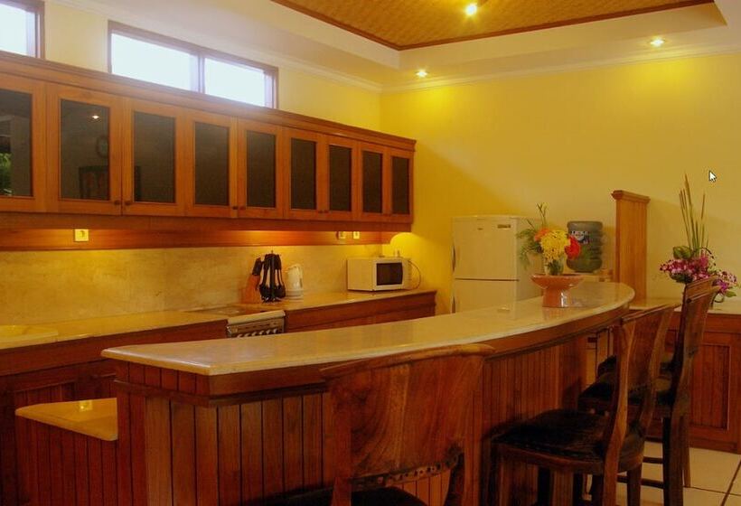 Вилла 3 Спальни с Бассейном, Bali Emerald Villas