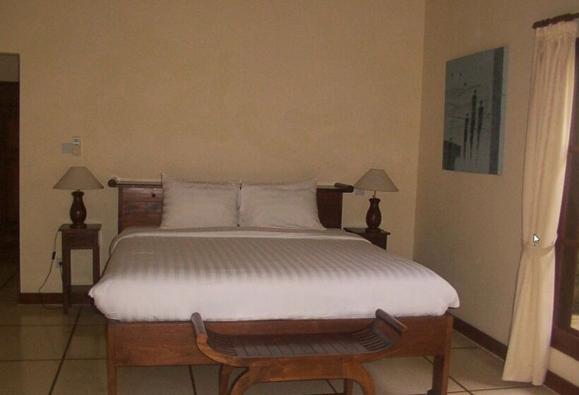 וילת 3 חדרי שינה עם בריכה, Bali Emerald Villas