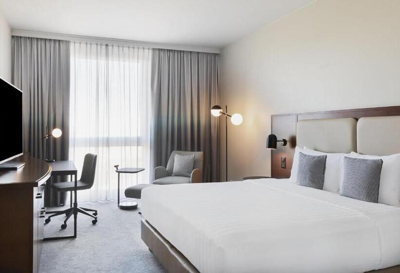 キングサイズベッドのスタンダードルーム, Courtyard By Marriott Basel