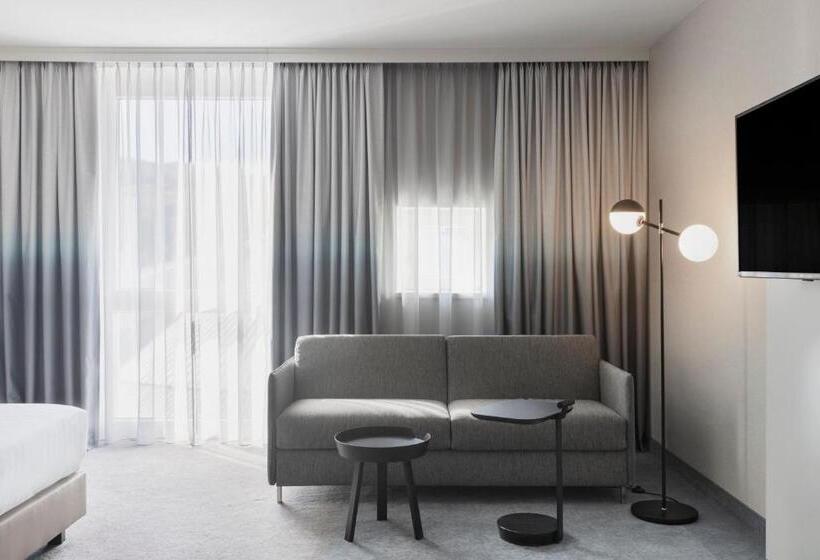 キングサイズベッドのスーペリアルーム, Courtyard By Marriott Basel