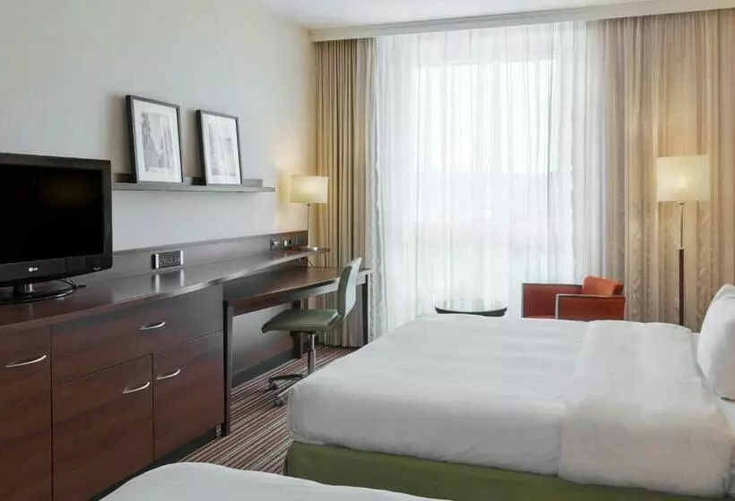 キングサイズベッドのスタンダードルーム, Courtyard By Marriott Basel