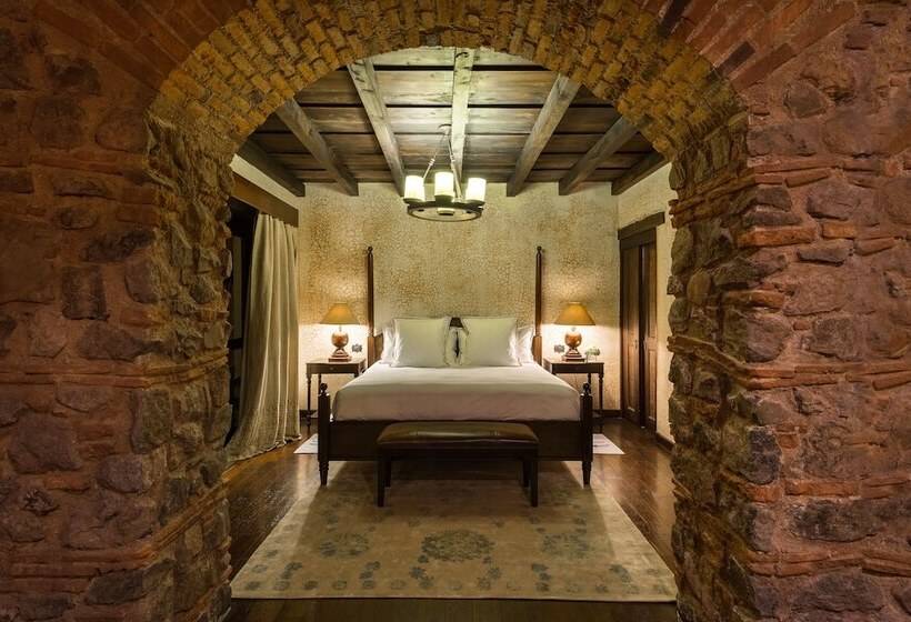 سوییت, El Convento Boutique