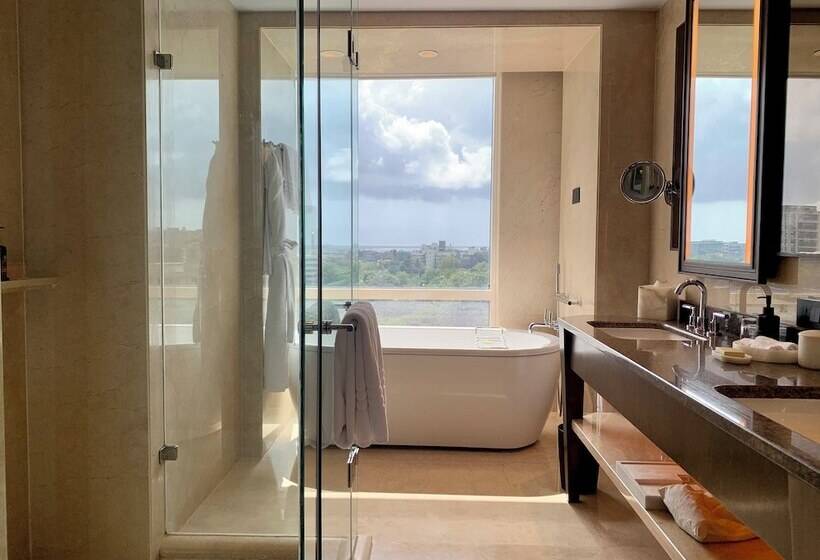اتاق پرمیوم با چشم‌انداز دریا, Four Seasons Hotel Mumbai