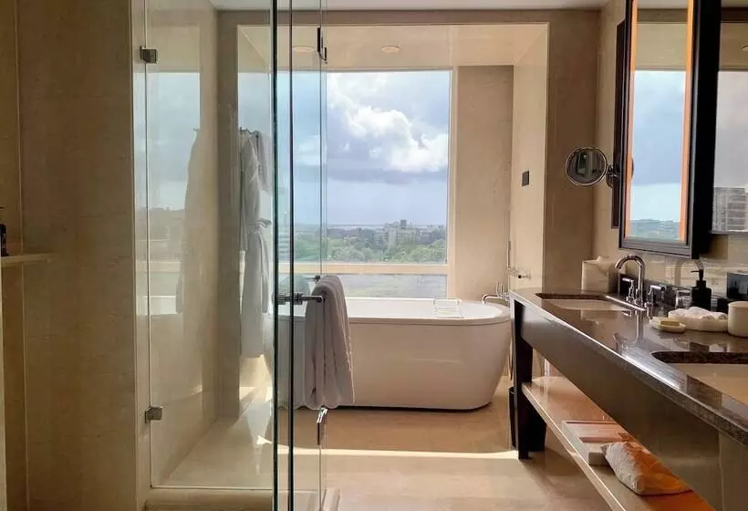 デラックスルーム, Four Seasons Hotel Mumbai