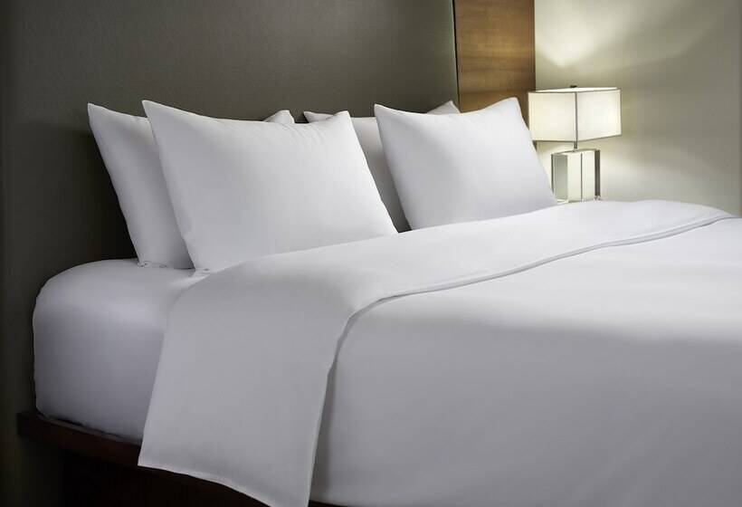 اتاق استاندارد با چشم‌انداز, Hyatt Regency Hong Kong, Tsim Sha Tsui