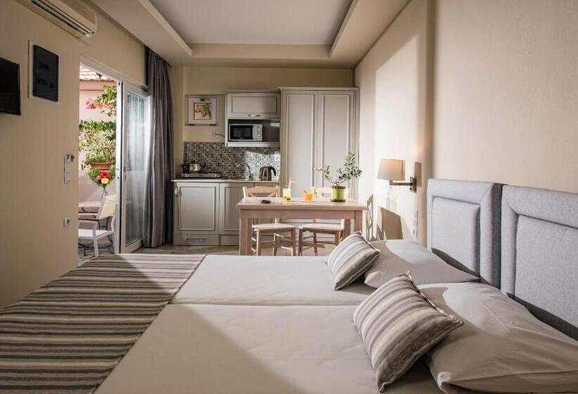 Номер Superior Боковой Вид на Море, Irida Hotel Agia Pelagia