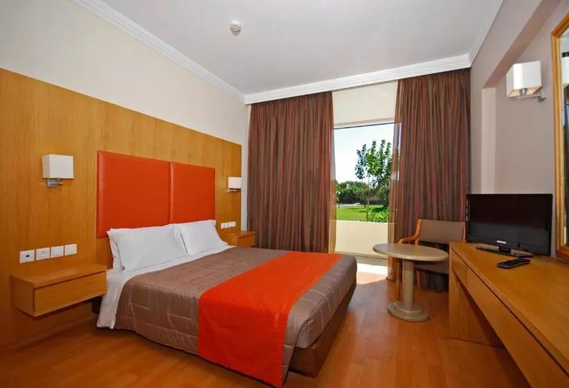 ２ベッドルームのコンフォートアパートメント, Kipriotis Village Resort