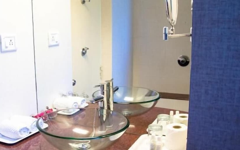 标准工作室, Ramanashree Brunton