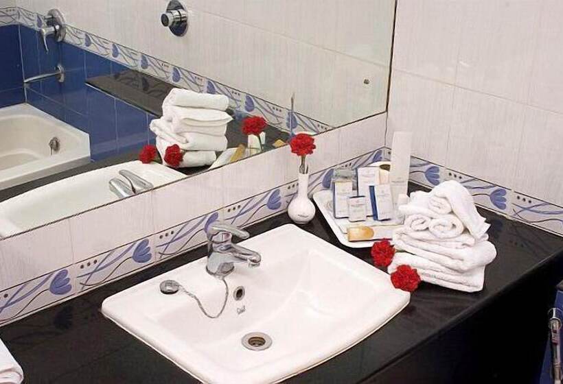 套房, Ramanashree Brunton