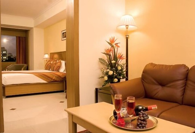 套房, Ramanashree Brunton