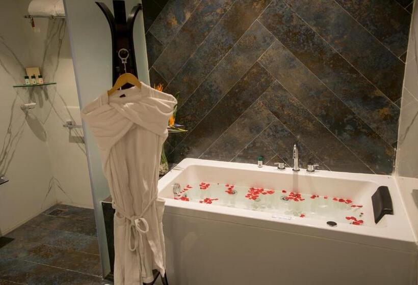 行政套房, The Corinthians Resort And Club