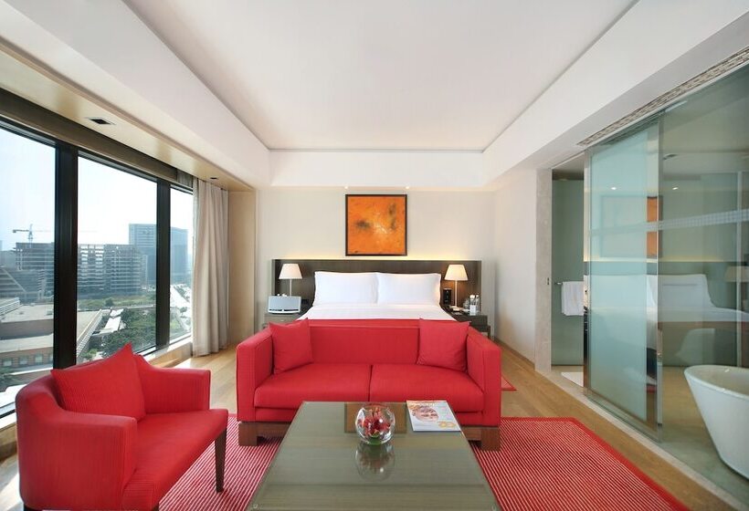 سوئیت کلاب, Trident Bandra Kurla