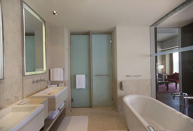 سوئیت کلاب, Trident Bandra Kurla