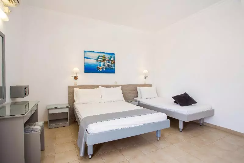 اتاق استاندارد سه نفره, Tsampika Hotel Faliraki