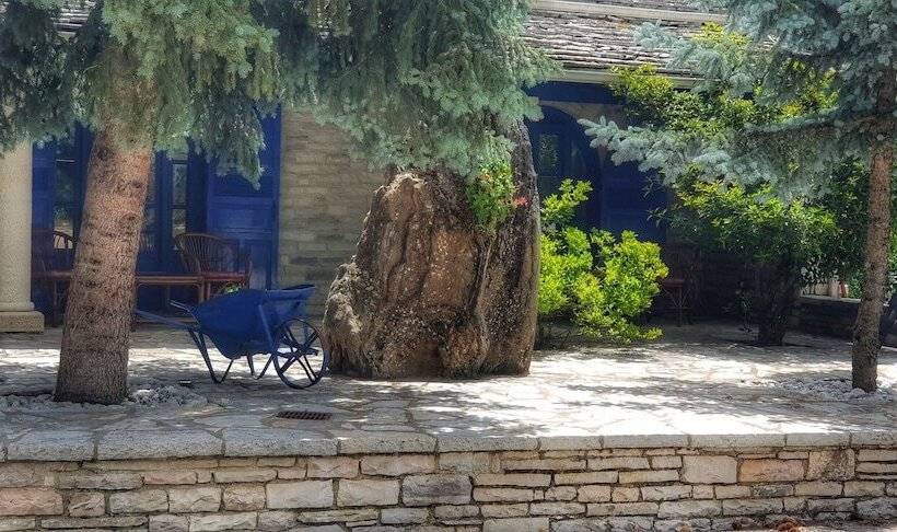 マウンテンビュースタンダードルーム, Zarkada Archontiko