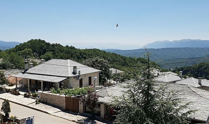 マウンテンビュースタンダードルーム, Zarkada Archontiko