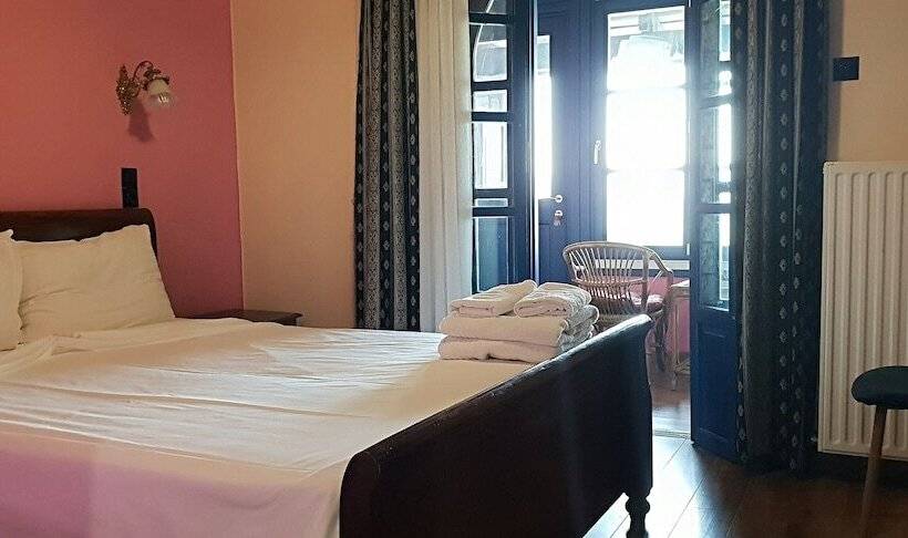 マウンテンビュースタンダードルーム, Zarkada Archontiko