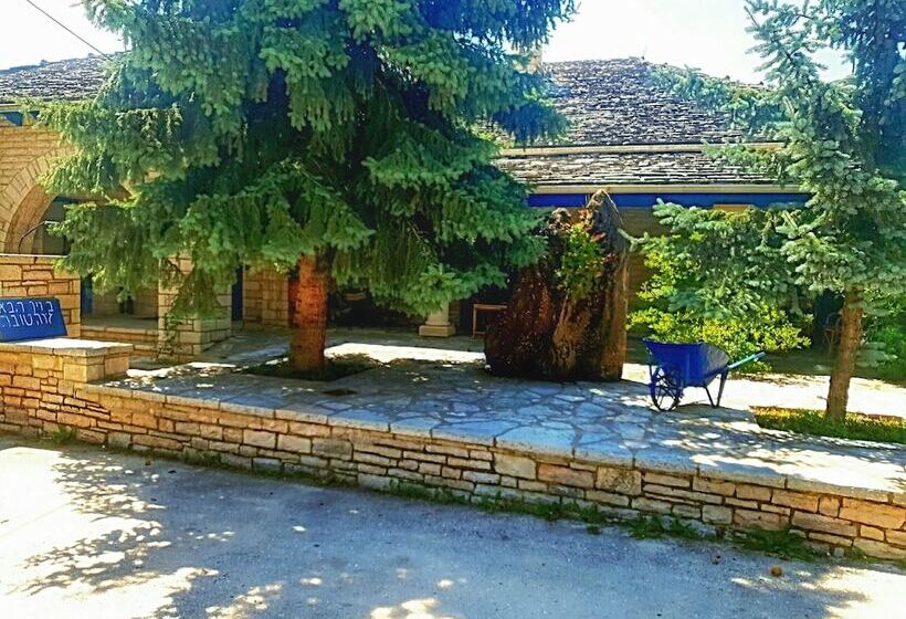 ガーデンビュースーペリアールーム, Zarkada Archontiko